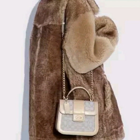 COACH - Picture 4 of 6